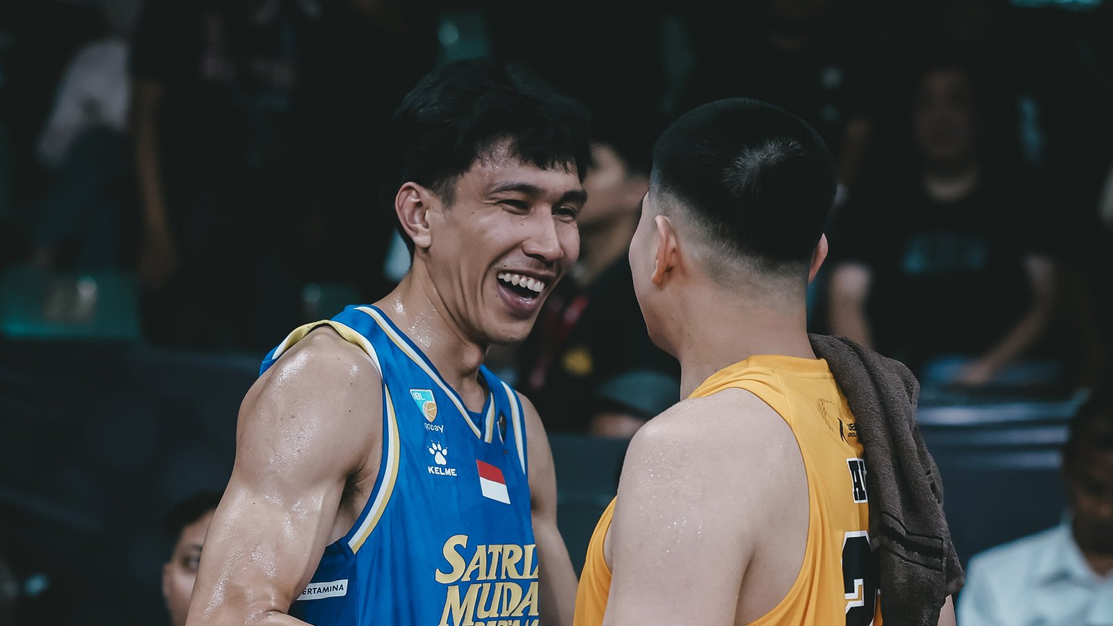 FULL OF TENSION, SATRIA MUDA PERTAMINA BANDUNG TAKES DOWN KESATRIA BENGAWAN SOLO